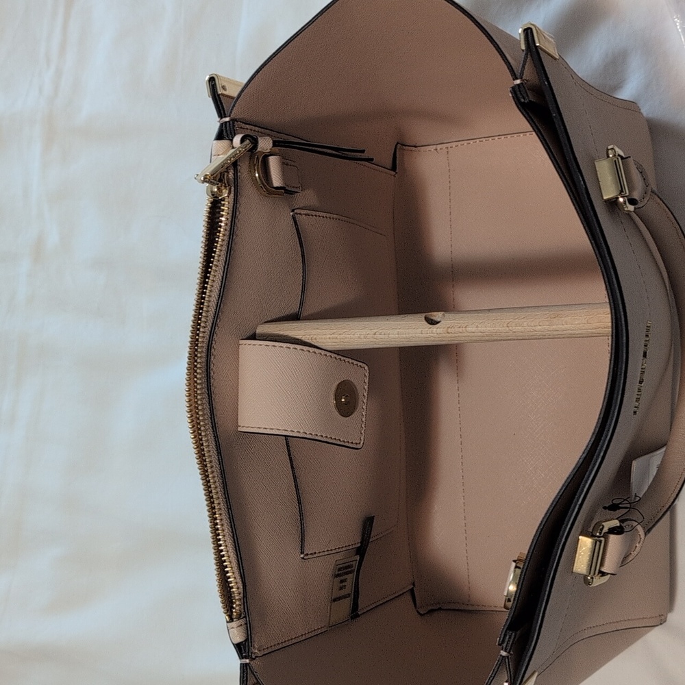 Calvin Klein Raelynn Light Pink  Medium Saffiano Satchel Bag Style: H9AD19DVdt5 - Picture 10 of 13